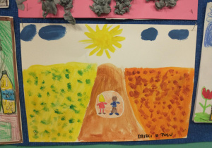 Ilustracja do wiersza "Dzieci w polu". Wykonana techniką mieszaną (malowana farbami i rysowana kredkami). Obrazek przedstawia dwoje dzieci idących polną drogą w stronę świecącego słońca.
