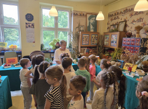 Wystawa "Dary Jesieni" w Szkole Podstawowej Nr 70
