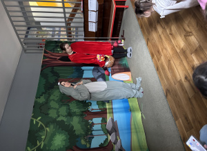 Przedstawienie teatralne pt. "Czerwony Kapturek".